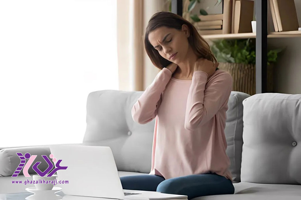 تمرینات فیزیوتراپی برای بهبود وضعیت بدن هنگام استفاده از موبایل و لپ‌تاپ