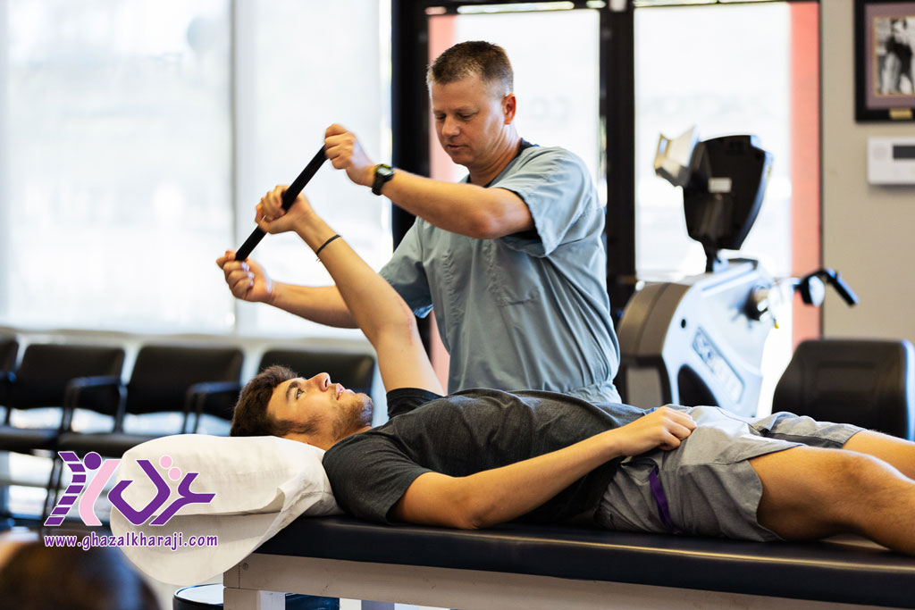 فیزیوتراپی برای ورزشکاران و بیماران خاص: خدمات دکتر غزل خراجی در شریعتی